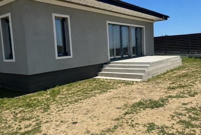 Adio, bloc! Vilă cochetă pe parter în Brănești – Oaza ta de sănătate la 30 min d - 5