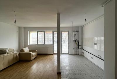 Apartament cu 3 camere decomandat în Băneasa