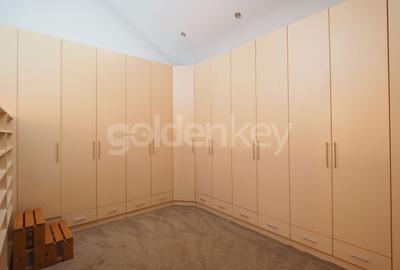 Vila spatioasa, partial mobilata cu acces facil - 11