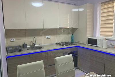 Apartament cu 3 camere semidecomandat în Florești