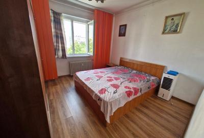 Vanzare Apartament 3 Camere Dristor- Vitan - 2
