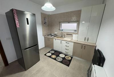 Apartament cu 3 camere decomandat, mobilat în Central