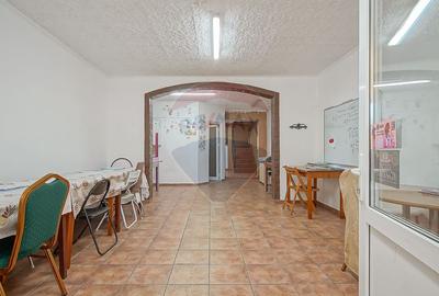 Oportunitate: Casă 6 camere (3 camere spațiu comercial+etaj locuință) - 18