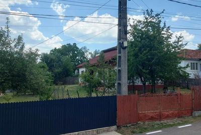 Casă din cărămidă, construită 2007,  în zonă de deal foarte frumoasă, la Pârscov - 1