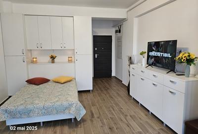 Studio, prima linie la mare - 1