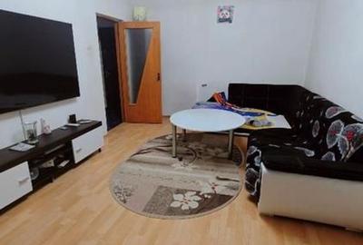Apartament cu 3 camere decomandat în Apărătorii Patriei