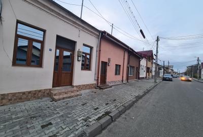 Casa zona centrala Adjud - renovata si mobilata - 13