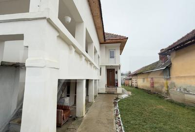 Casă individuală cu 9 camere în Exterior Nord