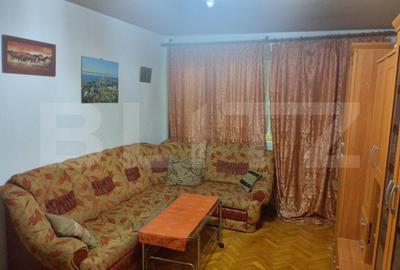 Apartament cu 3 camere, zona Complex Studentesc