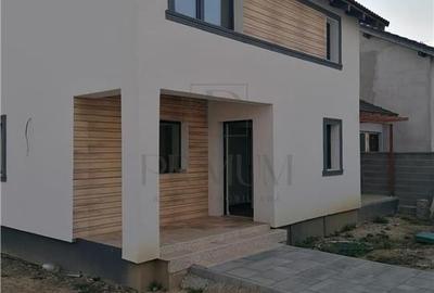 Sag- despartit prin garaj- 5 camere - 2