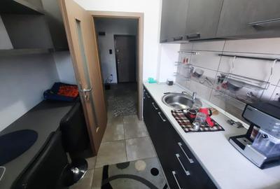 Apartament cu 2 camere decomandat, etajul 2/5, zona Nicolina - 3