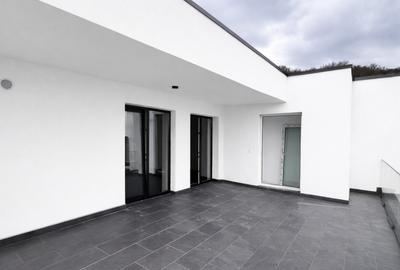 De vanzare Penthouse cu 2 camere Terasa mare Vedere panoramica Floresti - 1