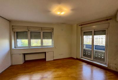 UNIRII - FANTANI 5 camere decomandat etaj 5 panorama deosebita - 14