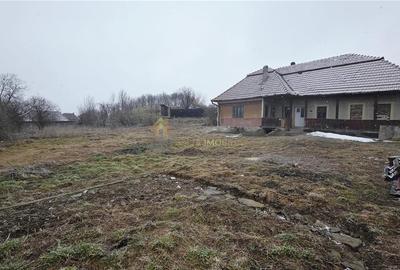 CASA 4 CAMERE 141 MP UTILI  CURTE LIBERA 1688 MP TEREN TOTAL 1839 - 1