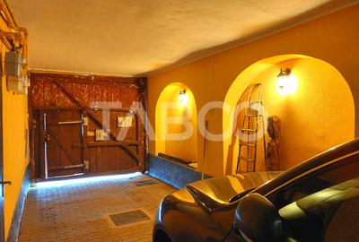 Casa si curte pretabila pentru 2 familii 980 mp teren liber Cisnadie - 28