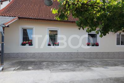 Casa 109 mp 4 camere pivnita terasa loc parcare curte comuna Cisnadie - 1