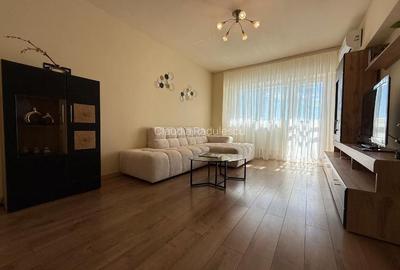 Apartament cu 4 camere decomandat, mobilat în P-ța Victoriei