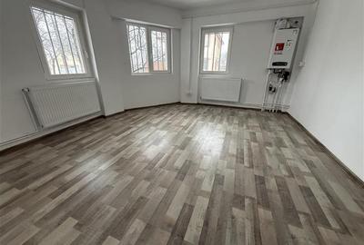 Adjud - spatiu comercial renovat complet - 11