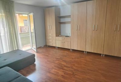 Garsonieră decomandată, mobilată în Florești