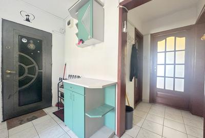 Apartament cu 3 camere de vanzare - Zona Soarelui - 11