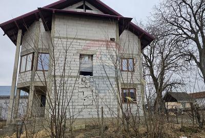 Casă / Vilă cu 12 camere, teren intravilan de 2869mp în Siminicea, SV - 7