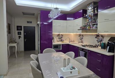 Apartament cu 4 camere semidecomandat în Obor