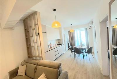 Apartament cu 2 camere decomandat, mobilat în Central