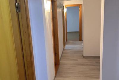 De vânzare apartament 3 camere decomandat - 2