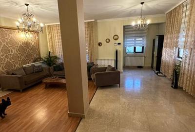 Casă individuală cu 6 camere în Central