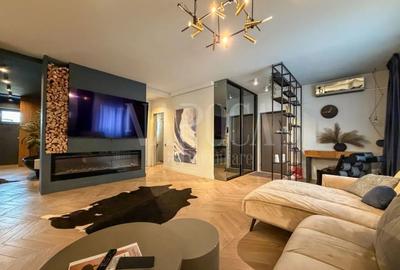 Apartament cu 3 camere semidecomandat, mobilat în Bună Ziua