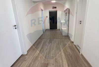 Apartament cu 4 camere de închiriat în zona Polivalenta - 11