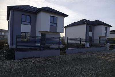 Casă individuală cu 4 camere în Gulia