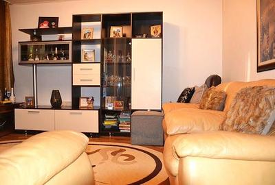 3 Camere, decomandat, parter+curte privata! Vanzare apartament in Targoviste - M - 2