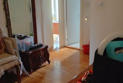 Apartament cu 4 camere decomandat în Beller