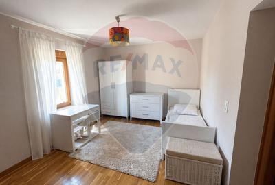 Casă modernă de vânzare în Partoș - 9