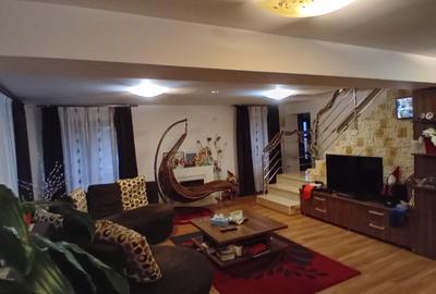 Vanzare/inchiriere - Vila P+M, 5 camere, suprafata 198 mp, teren 657 mp