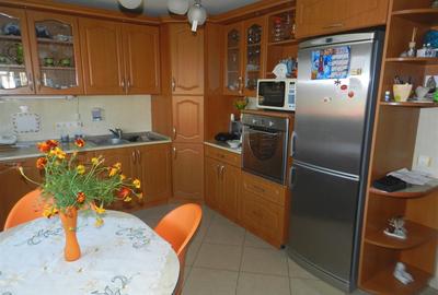 Casa de vanzare, 6 camere, teren 900 mp, Europa - 9