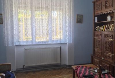 Locuință cu priveliște: Casă bifamilială într-o locație liniștită!!!Privat!!! - 8