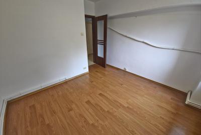 Tomis II apartament 2 camere decomandat gol centrala gaze - 2