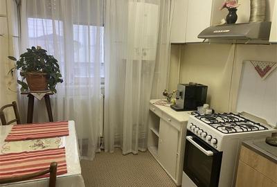 Apartament 3 camere , zona ultracentrala -Primaria Focsani , et 3 8 , decomnadat - 14