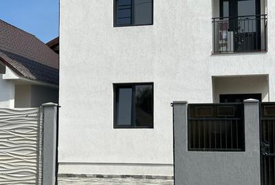 Direct proprietar vând vilă  P+1 în Lumina - 1