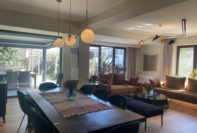 Oxford Gardens beautiful 5 bedrooms semi-furnished villa - 1