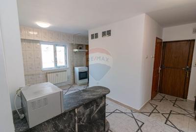 Apartament cu 3 camere de inchiriat in zona Unirii, Corneliu Coposu 7 - 8