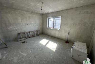 Vila cocheta, moderna, cu 4 camere si curte generoasa, toate utilitatile, Prelun - 9