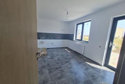 Vila cu 4 camere,2 bai,finisaje deosebite,curte 330 mp - 5