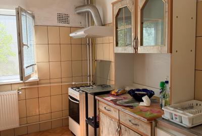 2 camere intersectia Nasaud cu Viilor etaj 1 - 8
