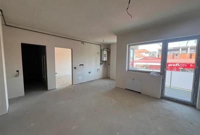 Apartament cu 3 camere decomandat în Săsar