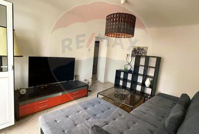Apartament cu 4 camere de vânzare în zona 1 Mai - 4