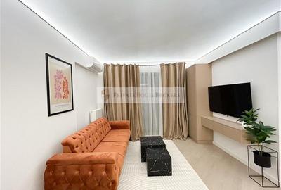 Apartament cu 3 camere semidecomandat, mobilat în Pipera