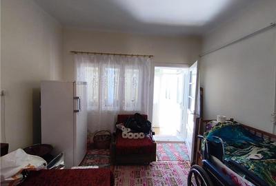 Casa pe un nivel renovata,curte individuala teren 780mp - 13